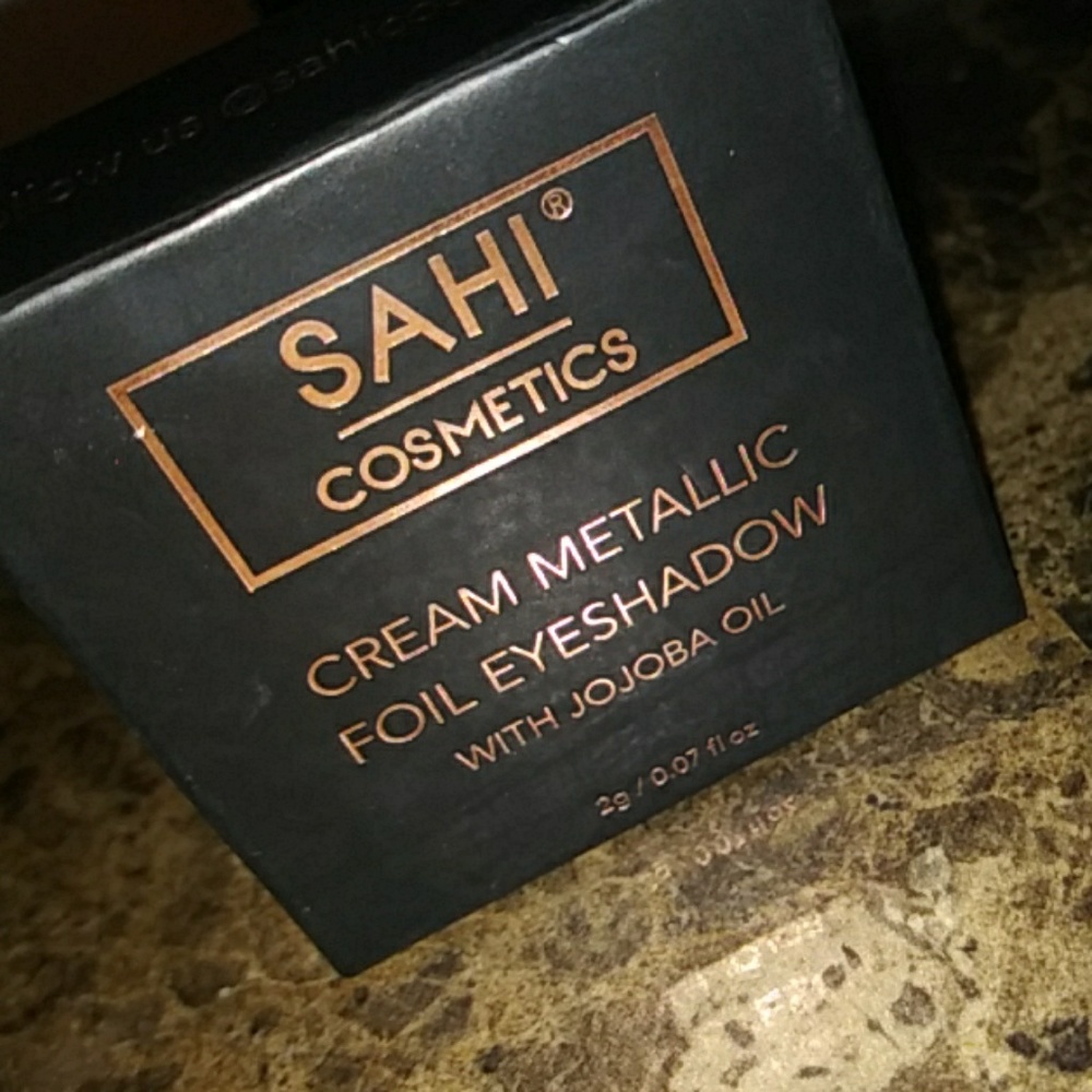 Cream Metallic Foil Eyeshadow